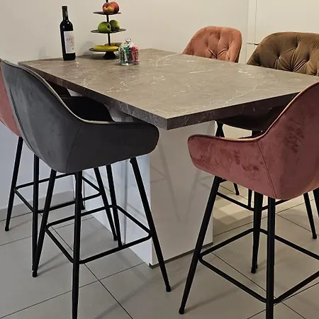Split/podstrana Adria * Podstrana