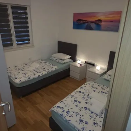 Split/podstrana Adria Appartement